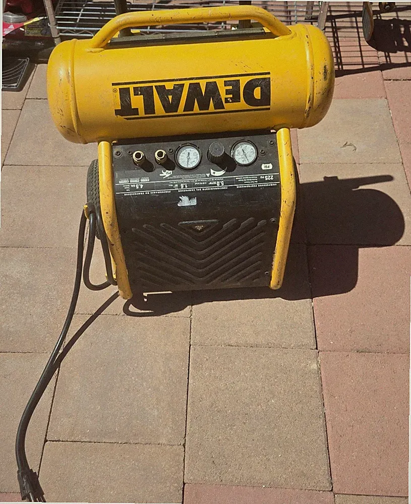 DeWalt D55146 Electric Wheelbarrow Air Compressor Portable 4 Gallon